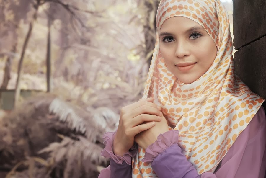 30 Foto Wanita Cantik dengan Jilbab @ Digaleri.com