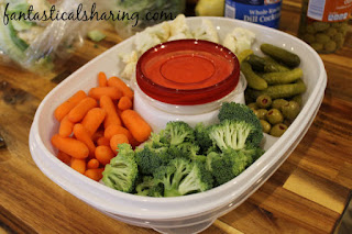 Transport your holiday foods safe and secure in @Rubbermaid 's new Party Platter and Party Serving Kit containers - plus a recipe! #GobbleAgain #IC #ad