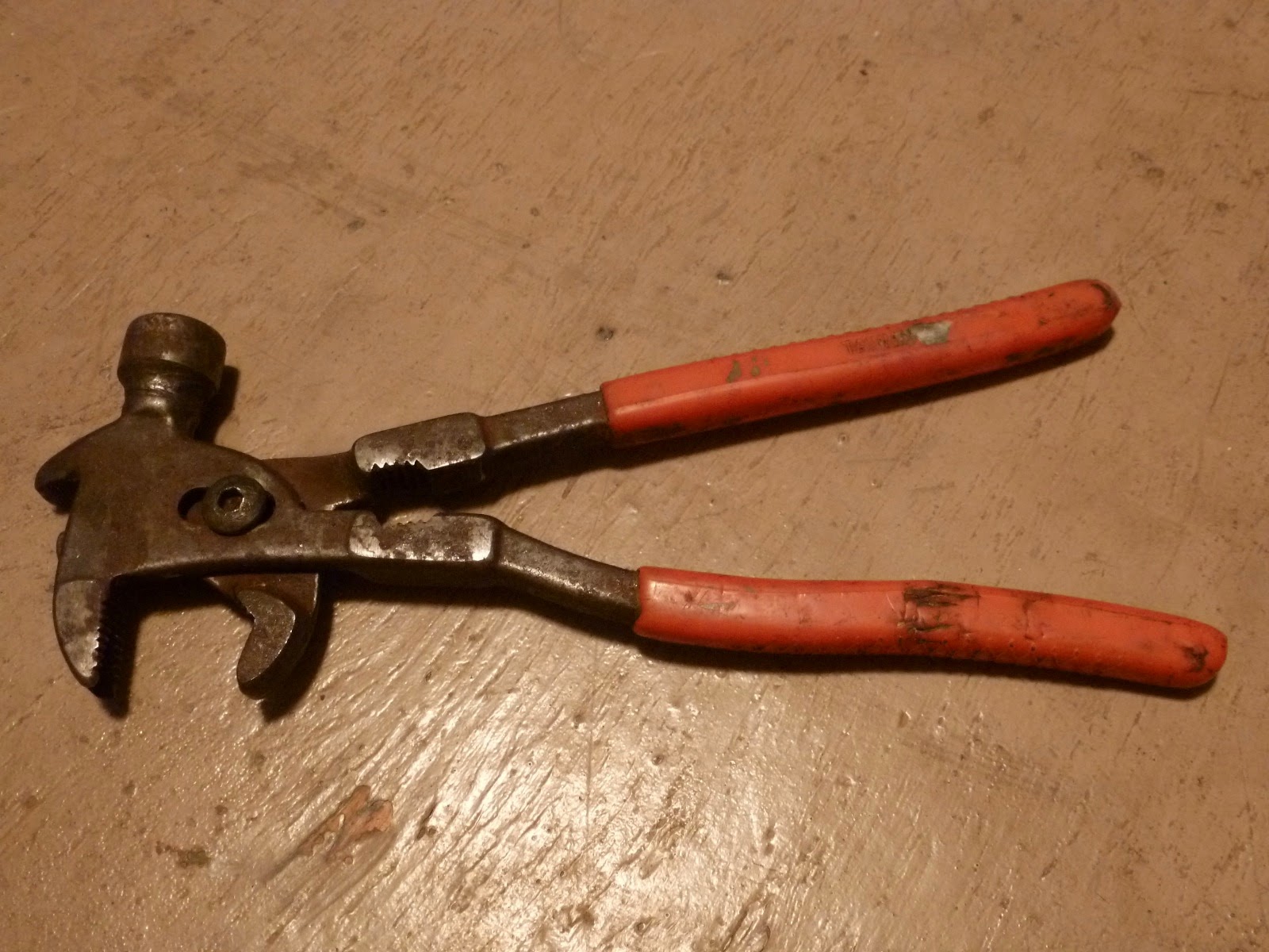 Tool Rescue Cool Multitool. Made in Taiwan.