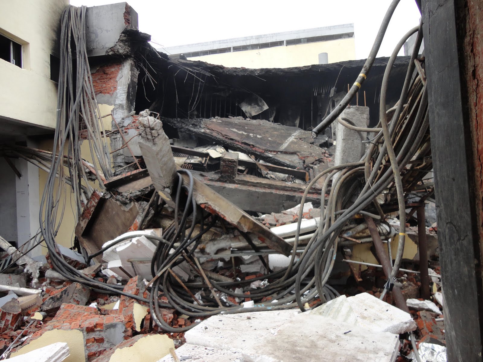 PROCESS SAFETY MANAGEMENT INDIA Pictures of the boiler gas explosion