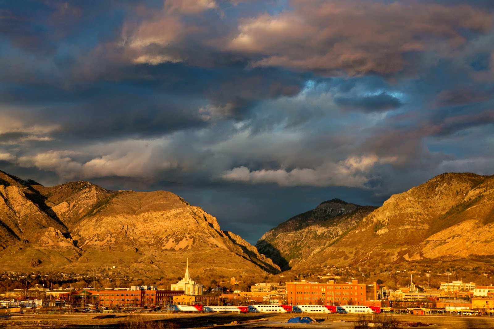 Benjamin Zack Photography Golden Hour Light in West Ogden