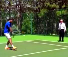 DEL POTRO PEGA YA SU REVES A DOS MANOS