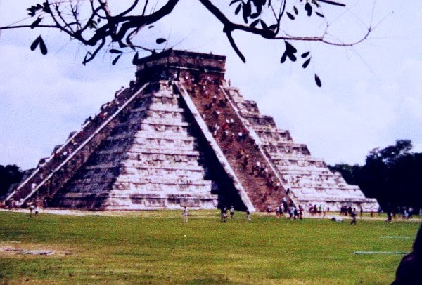 Mayan pyramid facts picture