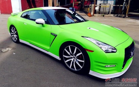 lime green nissan gt r