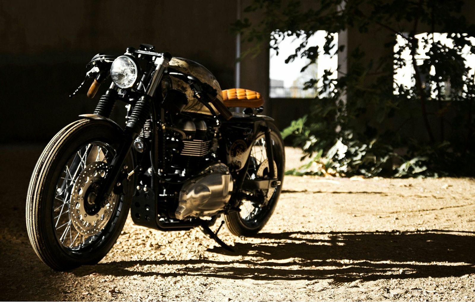 Racing Cafè: Triumph Thruxton 