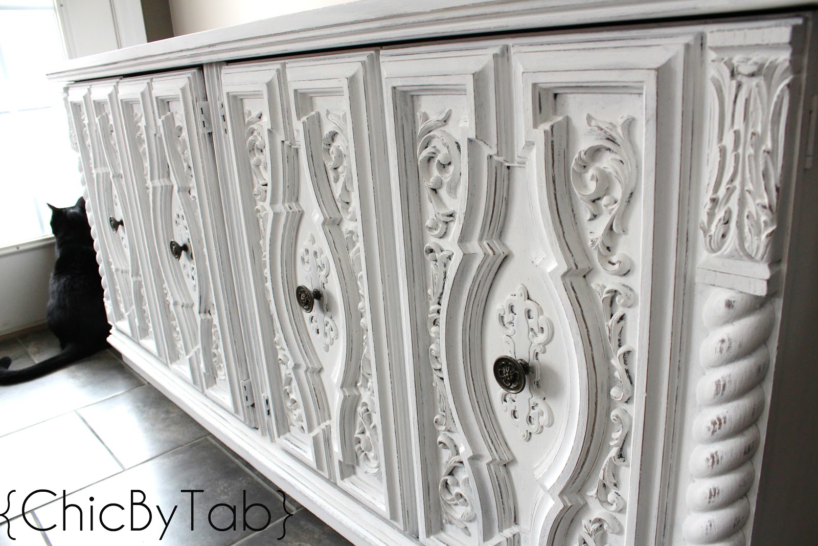 {ChicByTab} White Hutch...well half a hutch!