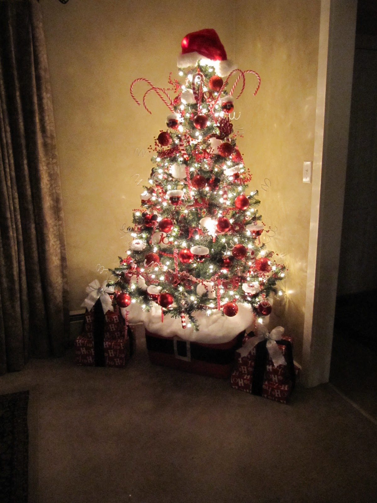 Sew Many Ways... Santa Claus Tree...