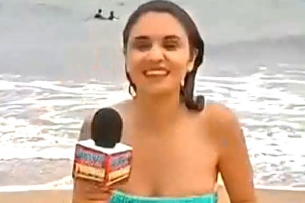 Mc Tv Wardrobe Malfunction Dropped Waist Bikini While Red Live
