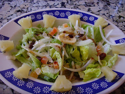 Ensalada de piña y frutas secas