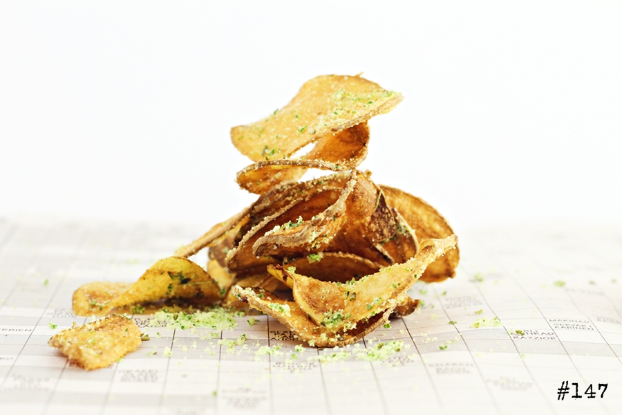 Delicious Tapas Potato chips with herb salt & Sriracha dip 147