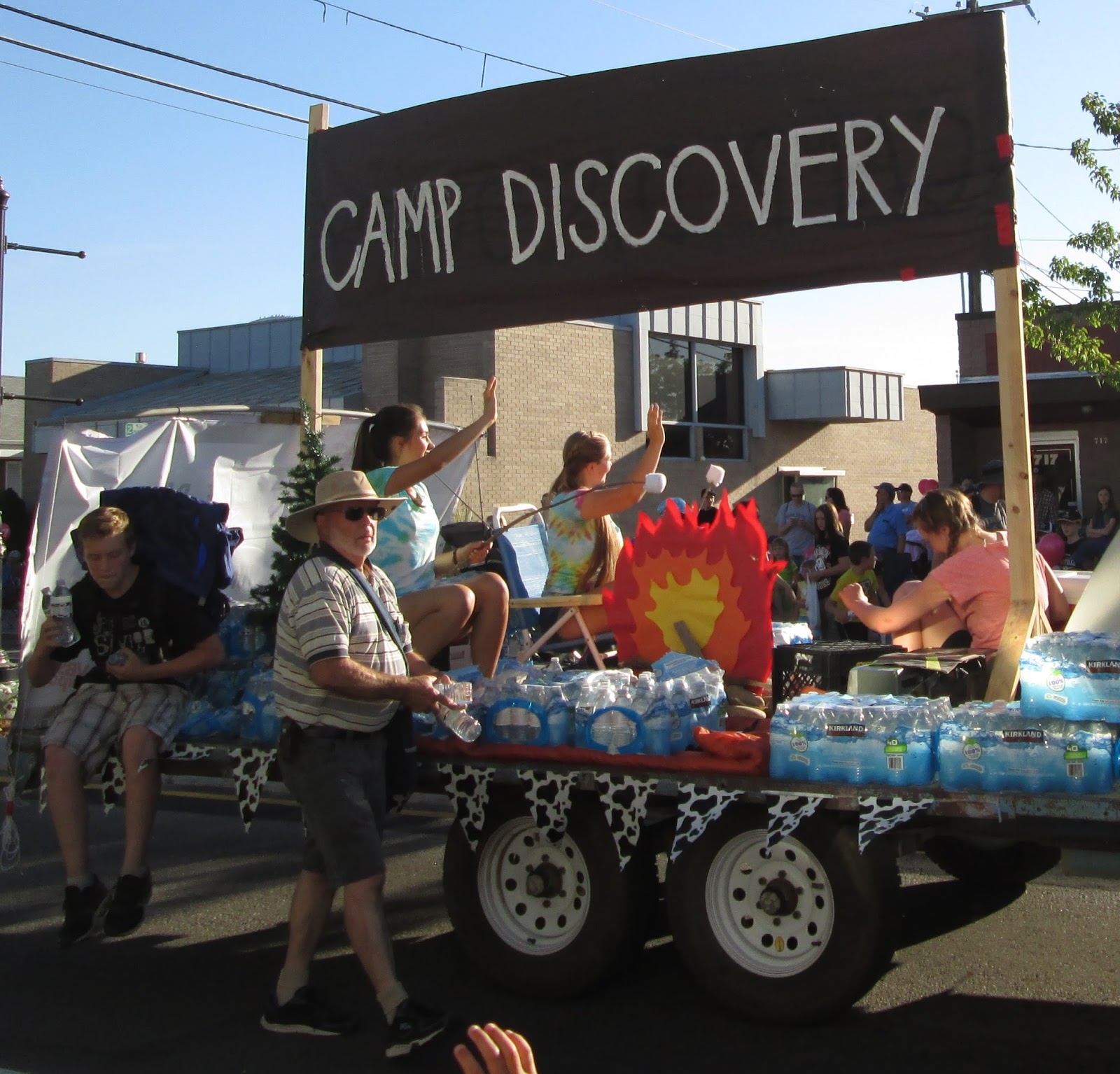 Happy Clean Living Meridian Idaho Dairy Days Parade 2015