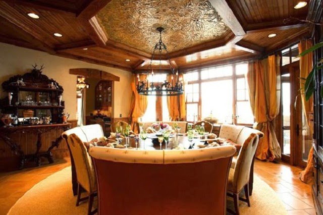 Luxury Dining Room with Circular Dining Table