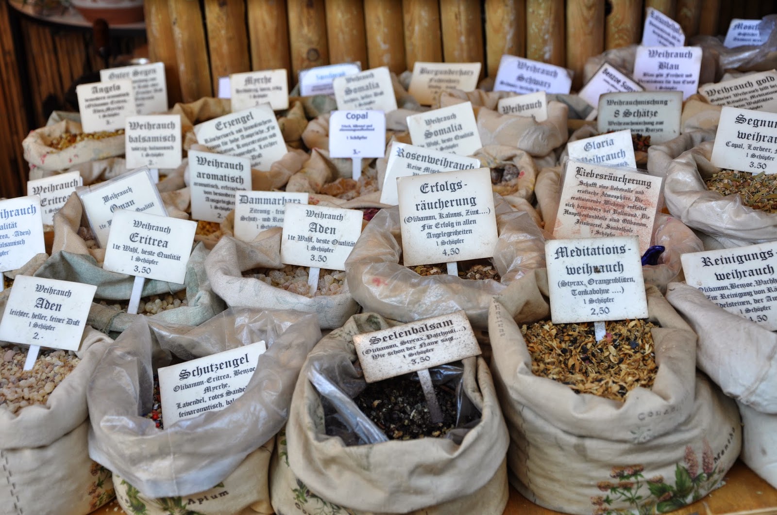 Jahrmarkt Memmingen: Weihrauch in allen Variationen Jahrmarkt Memmingen: Weihrauch in allen Variationen