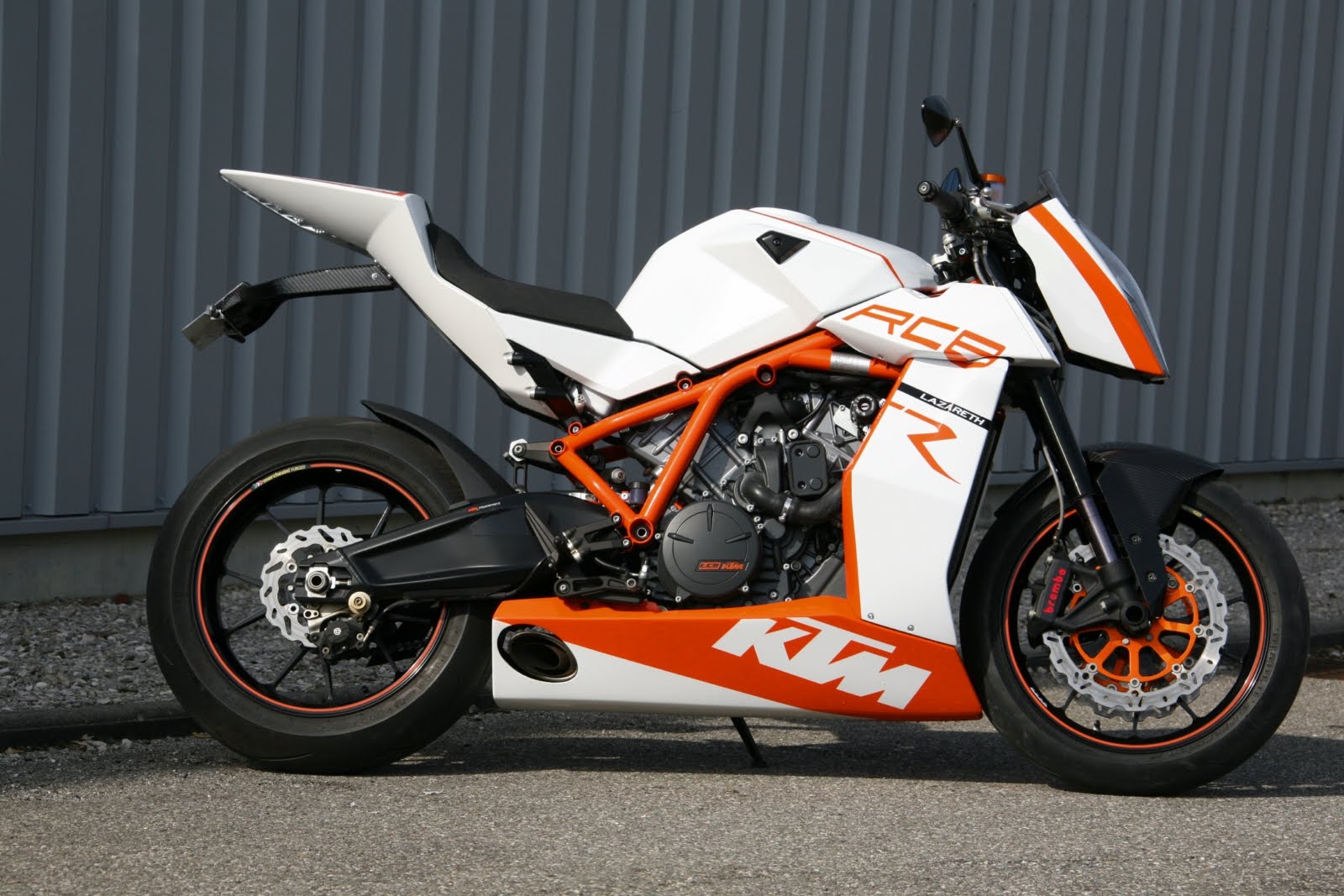 Racing Cafè: KTM RC8 R 
