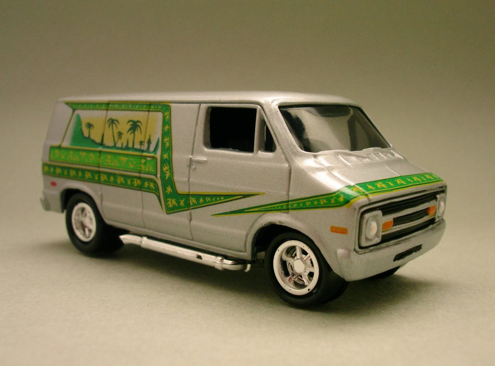 Diecast Hobbist 1976 Dodge D150 Van