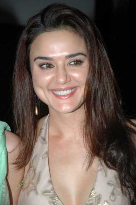 Very Hot Preity Zinta Pictures | Hot Celebrity Pic