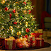 Fondo de Pantalla Navidad arbol decorado con regalos