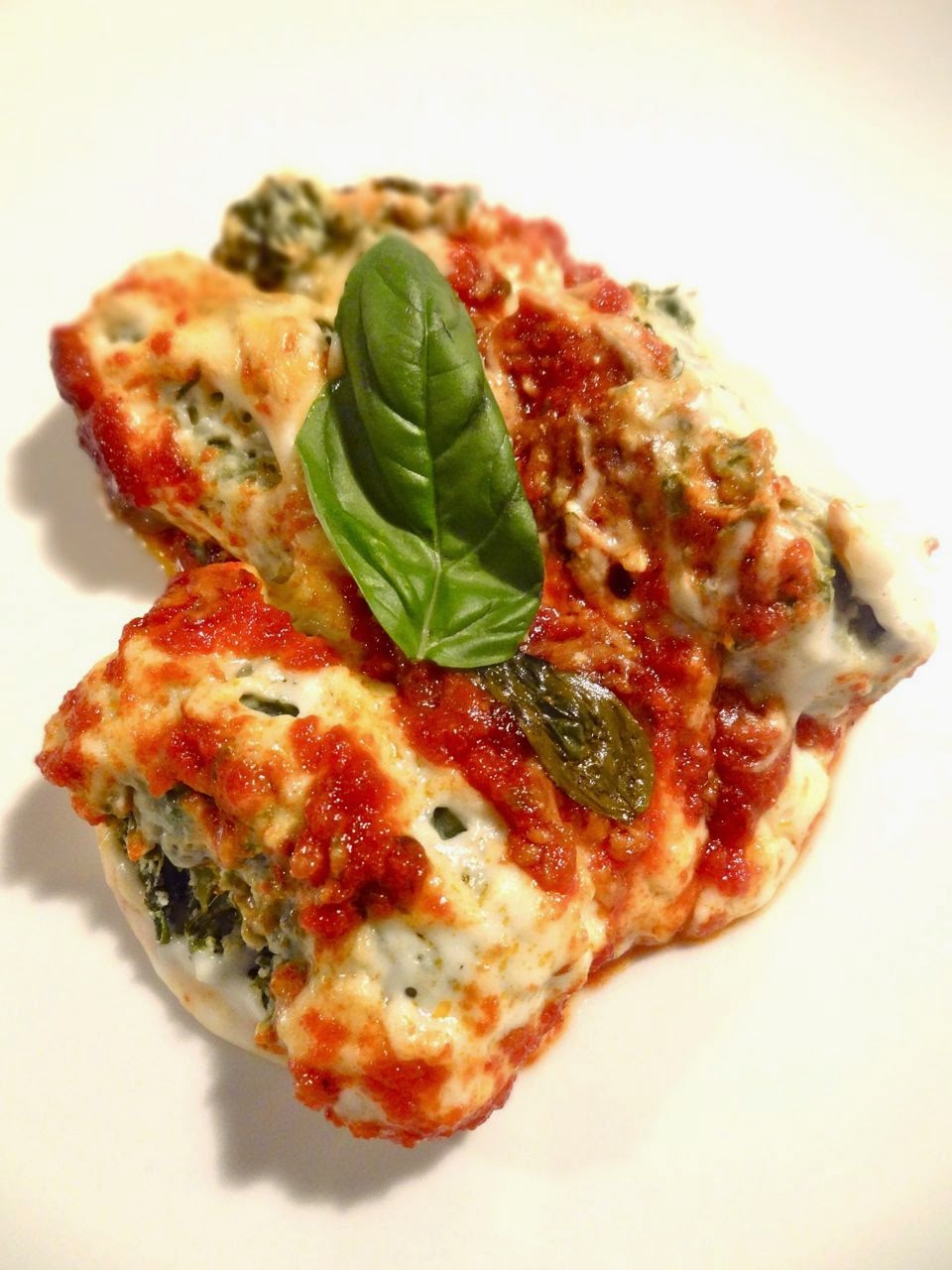 Scrumpdillyicious: Spinach Ricotta Gnudi with Béchamel & Tomato Sauce