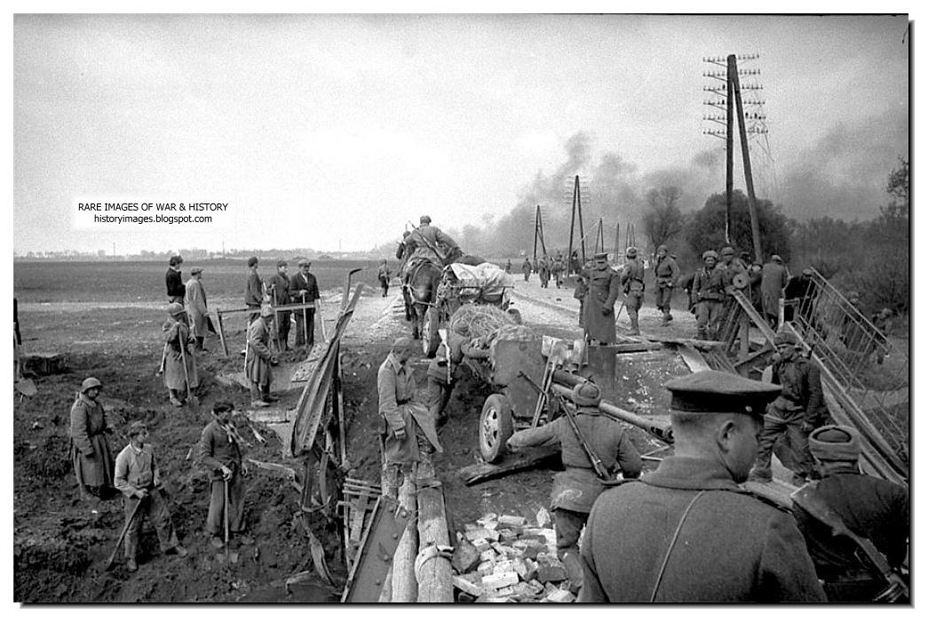 Engel tanımayan Rus ordusu, Berlin'i iki koldan kıskaca aldı. Rus tankları Berlin'i düşürmek üzere (üstte). Ruslar, yolda gördükleri bütün Alman askerlerini avlıyor (yanda)