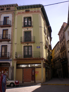 Manzana de casas destruidas en Calatayud. Construcción típica.