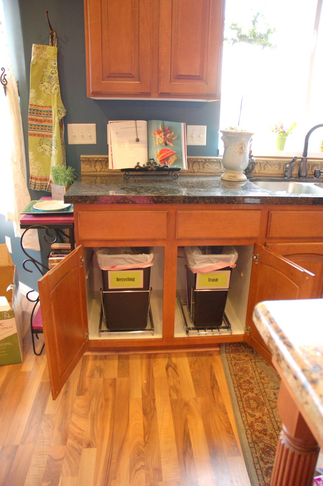 restlessrisa UNDER TRASH CANS make me HAPPY HAPPY HAPPY!