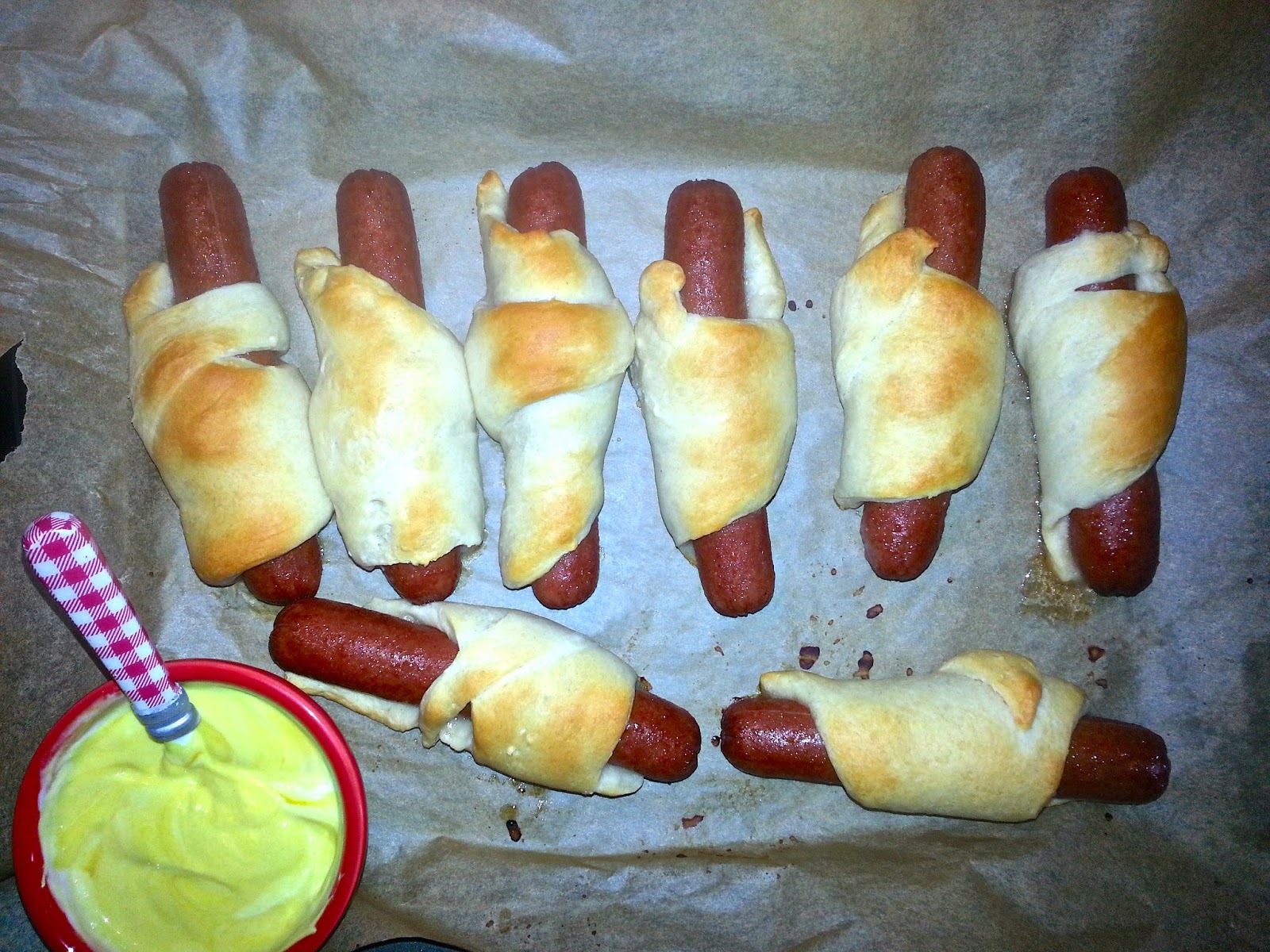 Hot Dogs, Crescent Rolls & Greek Yogurt Mustard Sauce!