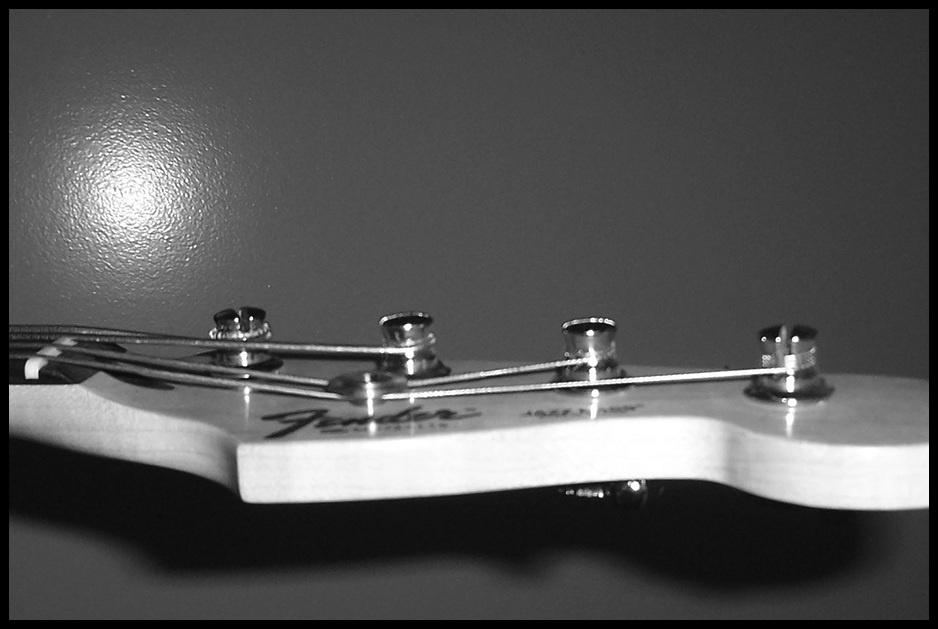 The Rock House Blog How To Change Your Bass Guitar Strings