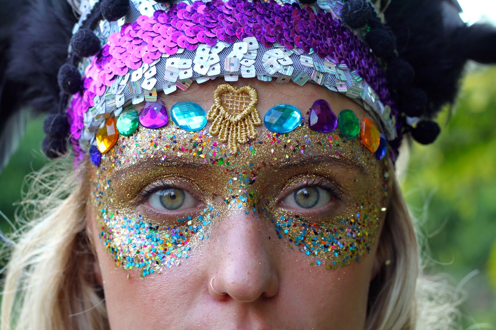 festival, glitter face paint, gold, sequins, colour, festival style, gems, lace bindi