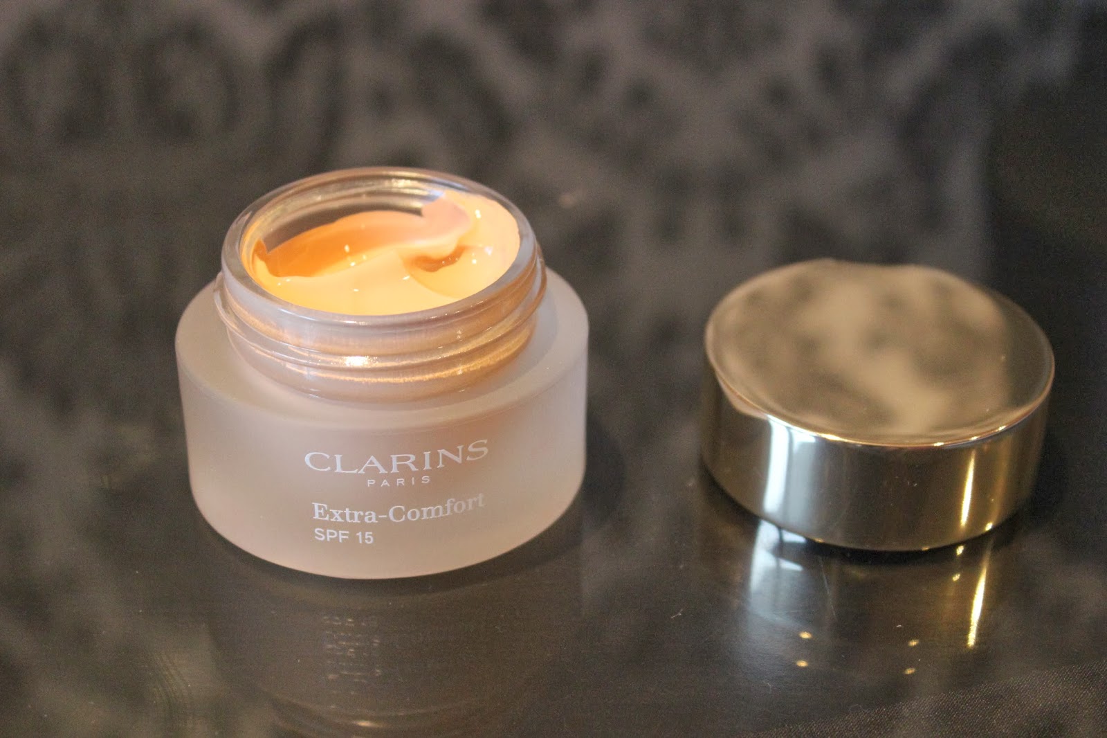 Review Clarins Extra Comfort Foundation Spf 15 Laura Gemma