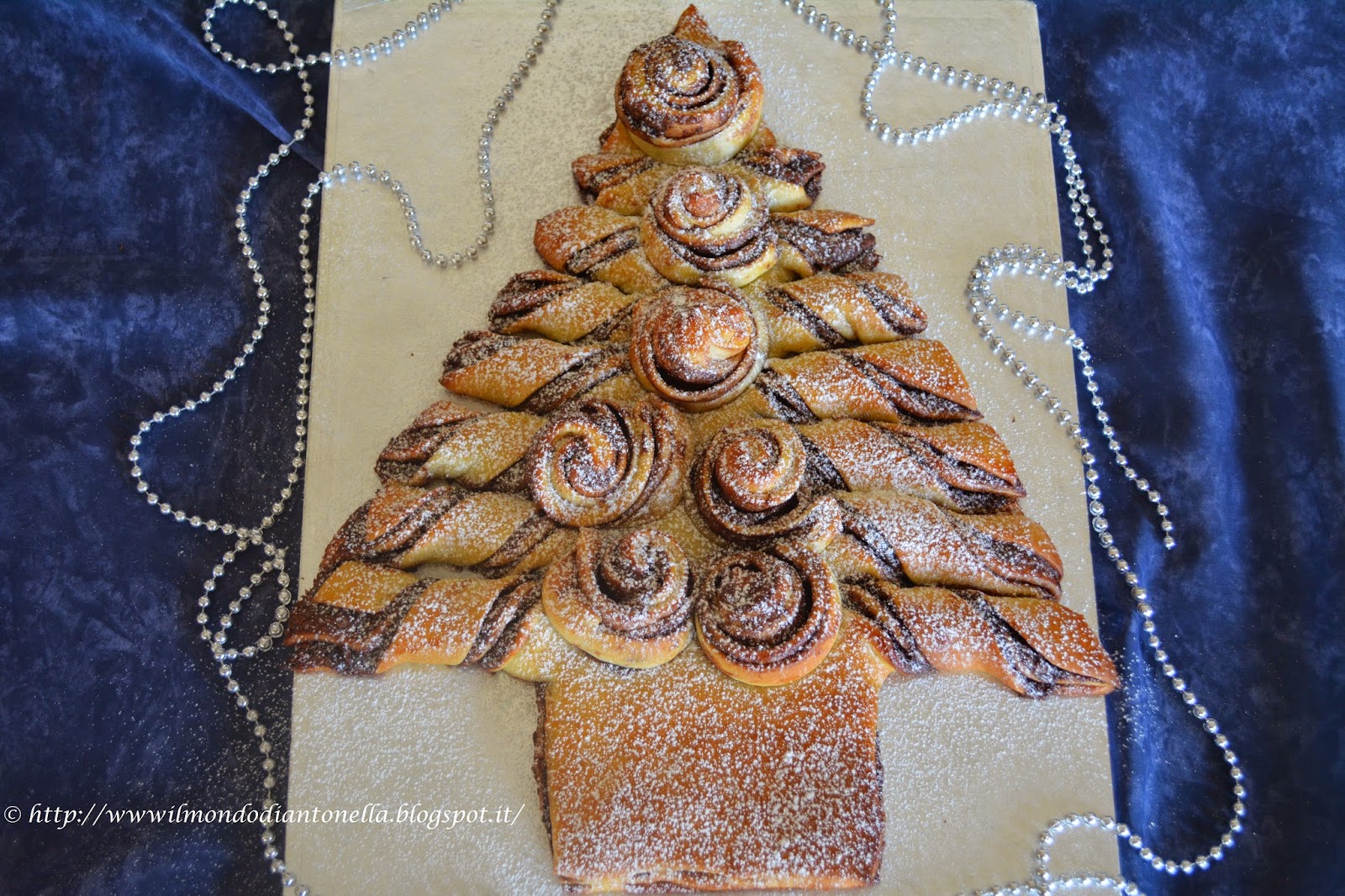 Il Bellissimo Mondo Di Antonella Decorating Pan brioche albero di