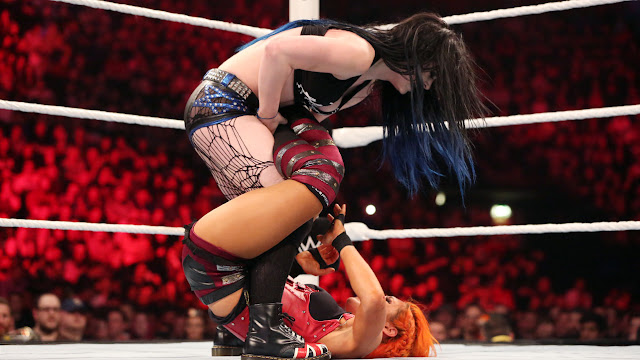Paige vs. Becky Lynch - Monday Night Raw