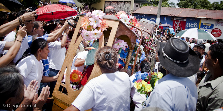 Diego Correal Imagery: Age old festival in El Salvador