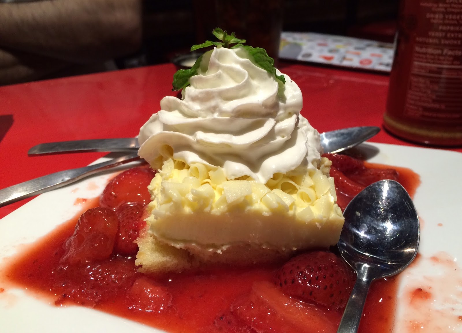 Freckled Lemonade Cake From Red Robin / レッドロビンのフレックルド レモネードケーキ I'm