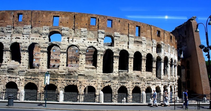 Ladee's Travels: Rome, Italy - The Coliseum