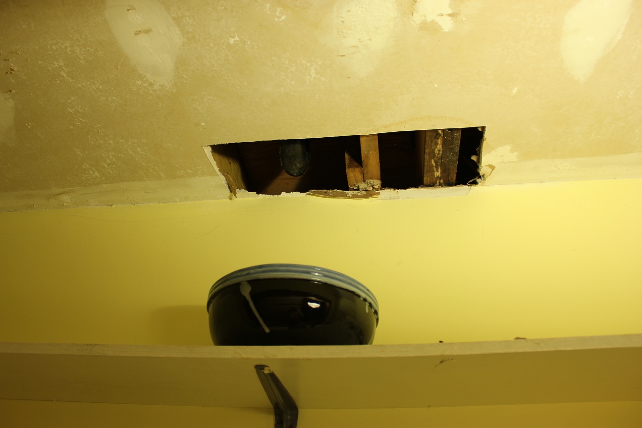 *The Handcrafted Life* Ugly Bath Tile Cover Up Options