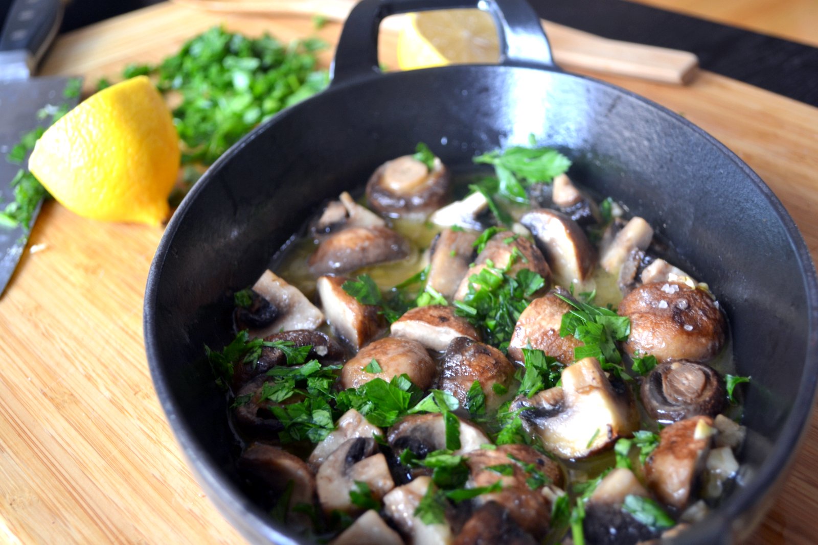 Hardly Housewives: Oven Roasted Mushrooms
