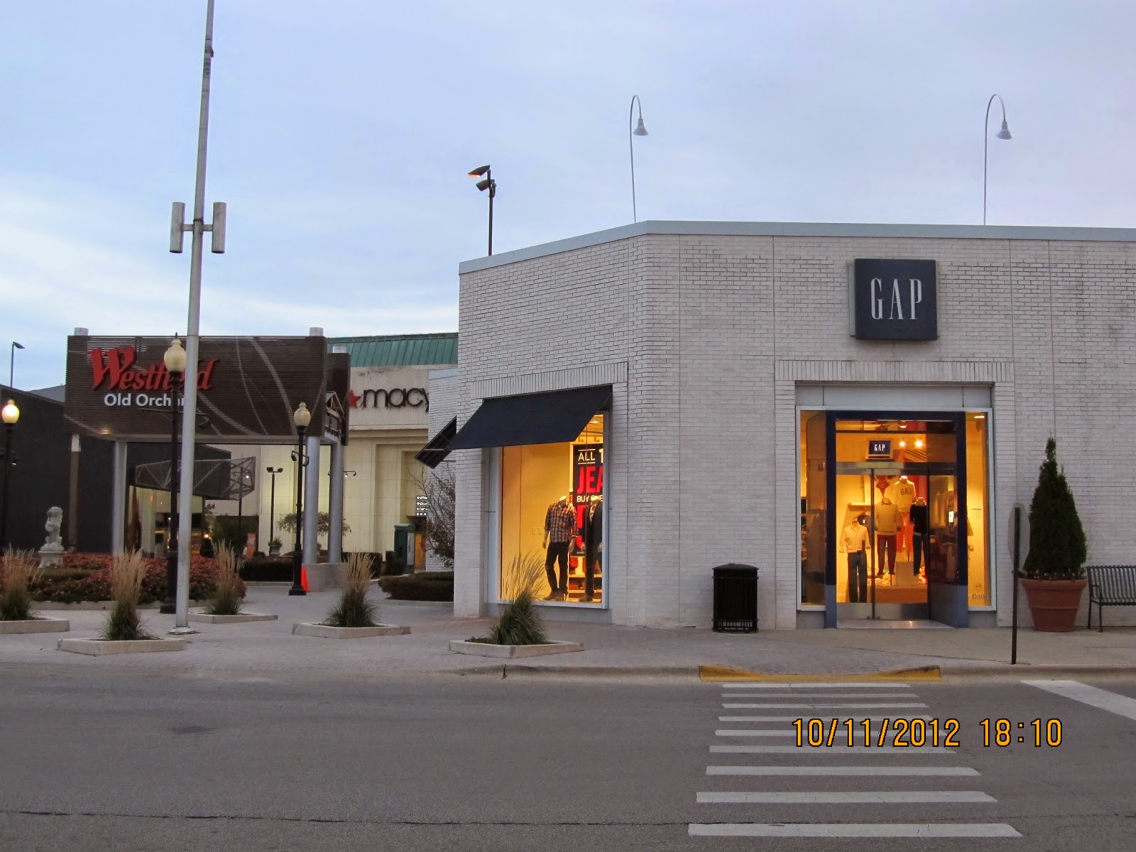 Trip to the Mall Westfield Old Orchard (Skokie, IL)