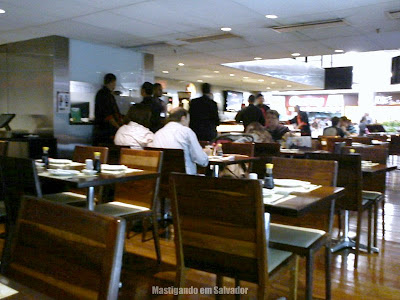Tokai Restaurante: Ambiente interno da unidade do Shopping Barra