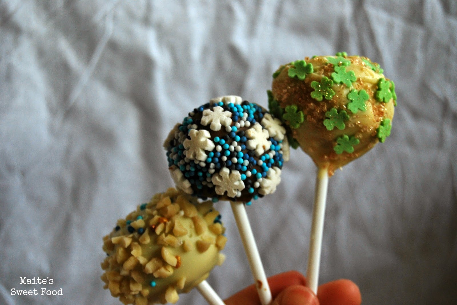 Cake pops de chocolate y cream cheese frosting!!! =) =) =) Maite's