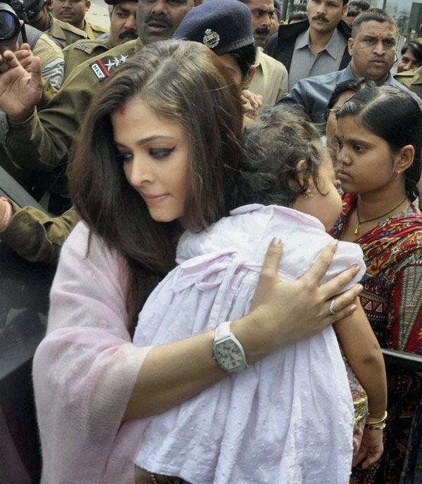 Aishwarya Rai Baby Latest Pictures 2013 ~ Krazy Fashion Rocks