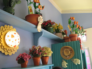inkspired musings: Daffodils, a muffin recipe and Minnie Mouse gardening