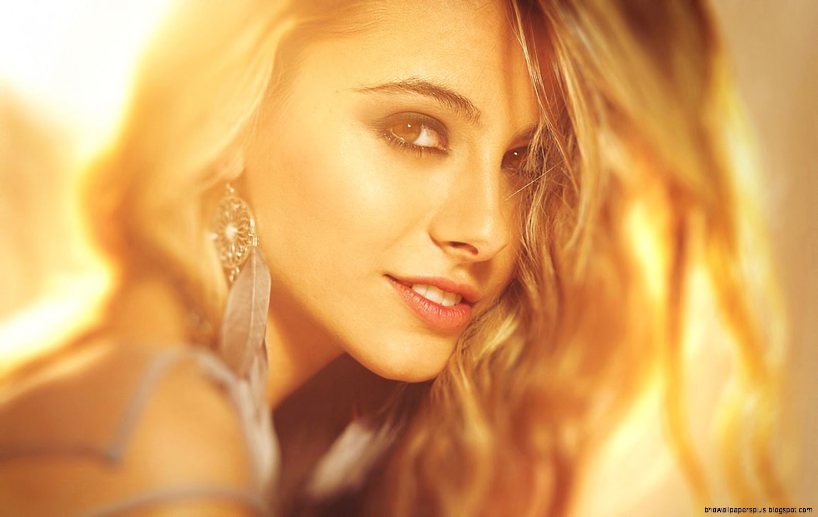 Beautiful Woman Wallpaper Beautiful Woman Wallpaper