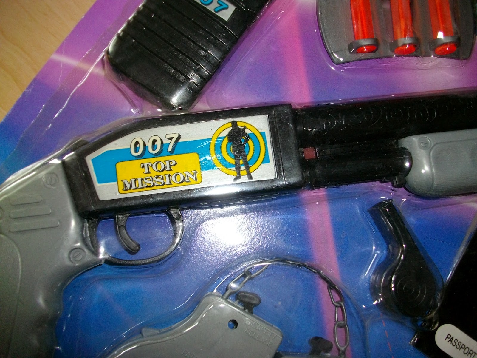 CODE NAME SPY TOY TOP MISSION 007 James Bond knock off SPY SETS