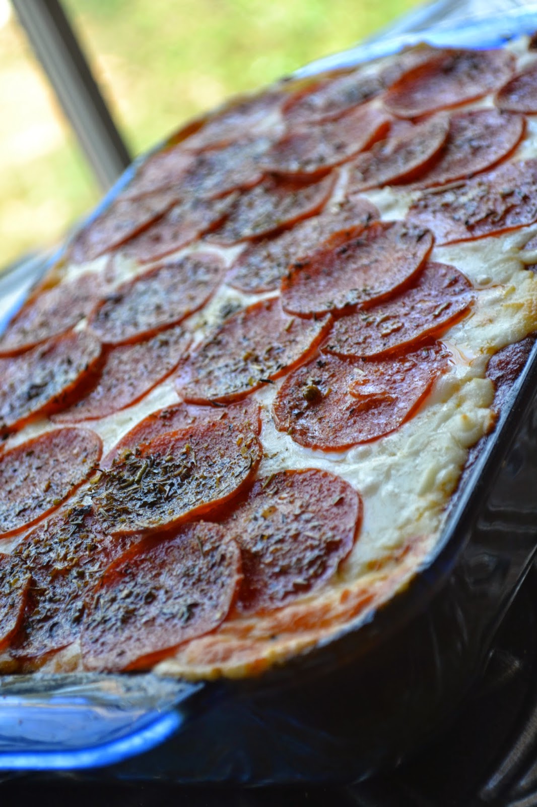 Macaroni and Cheese Pizza Bake