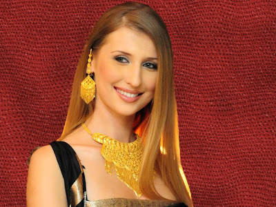 Claudia Ciesla Wallpapers wallpaper of girls with bra. Claudia Ciesla Wallpapers