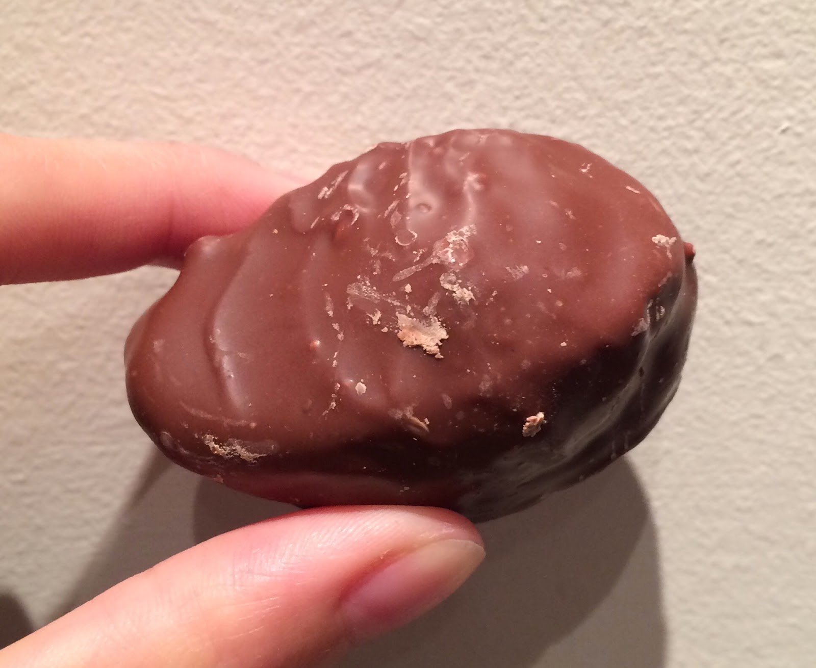 Russell Stover Strawberry Cream Egg / ラッセル ストーヴァー ストロベリークリーム エッグ I'm