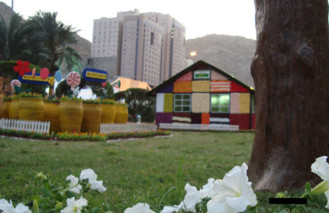 Hut made ​​of natural roses كوخ من الورود الطبيعية بمكة المكرمة 3