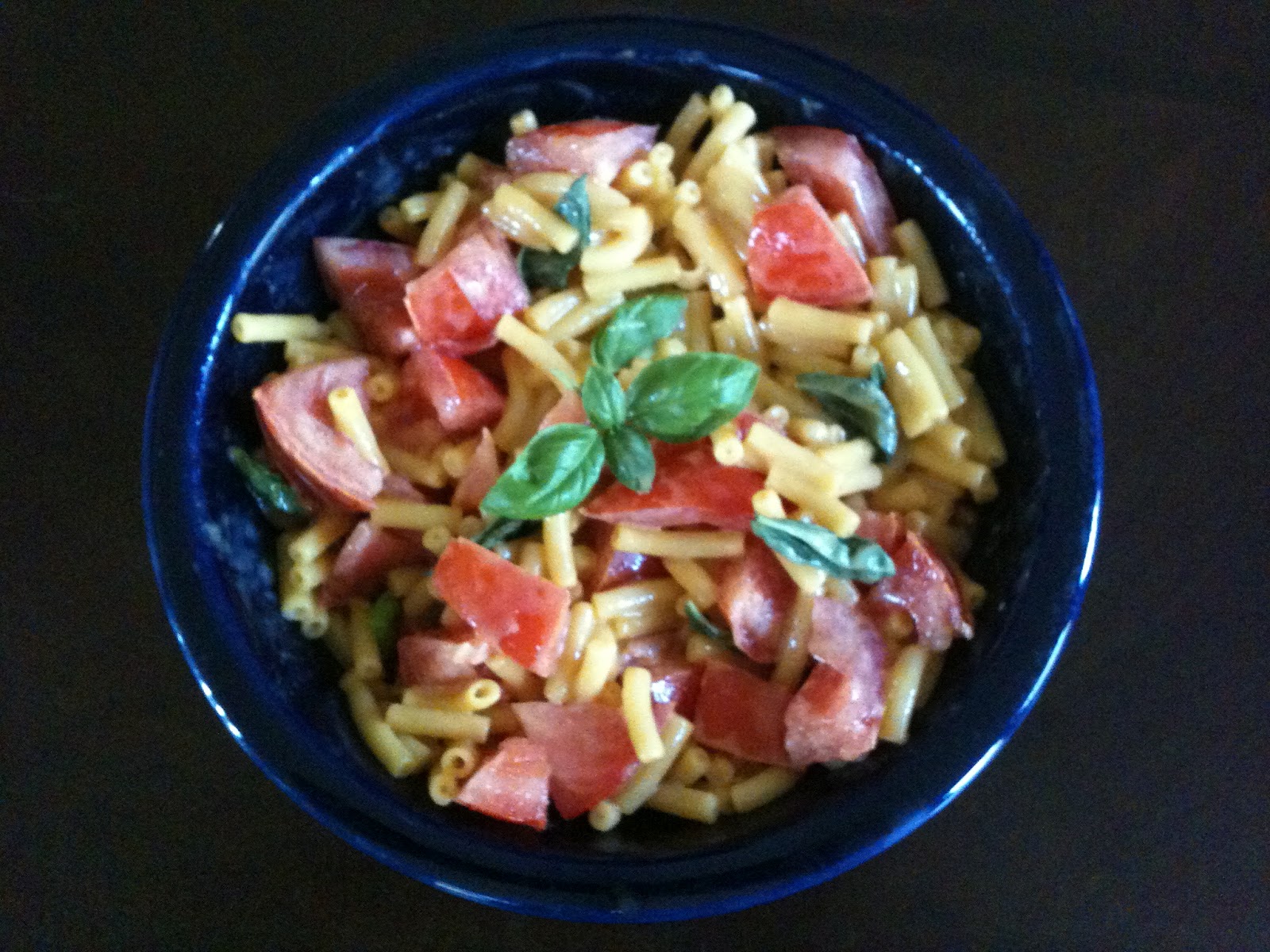 Holly Goes Lightly: Basil Tomato Macaroni and Cheese