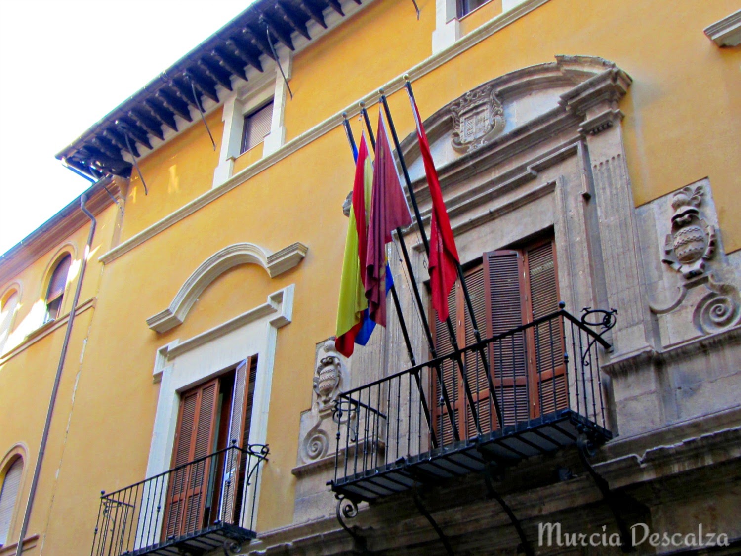 Incendio grave en el C.M Azarbe