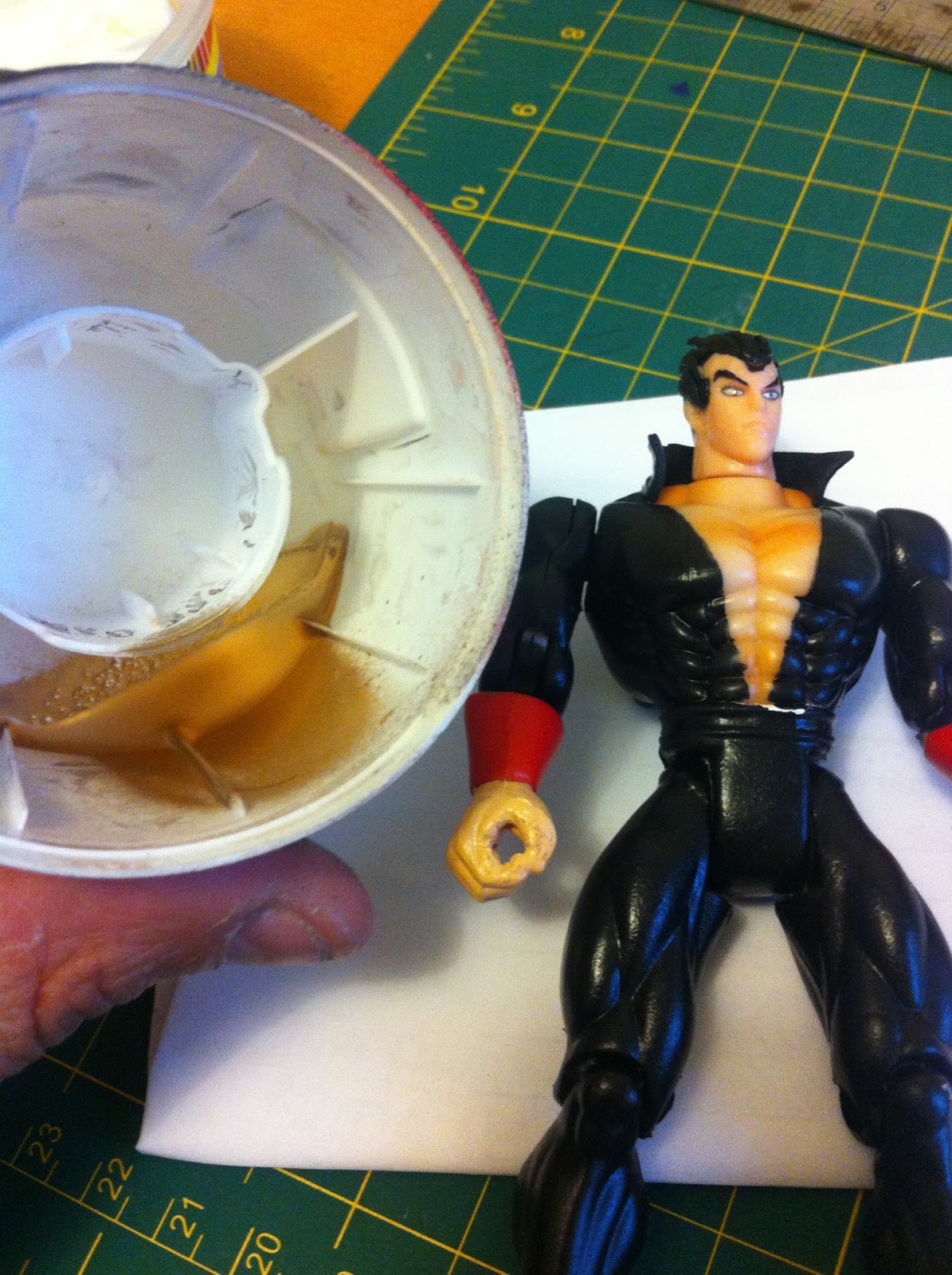 pintura para customizar figuras de accion